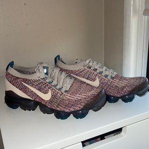 Women’s Nike Vapormax size 8.5